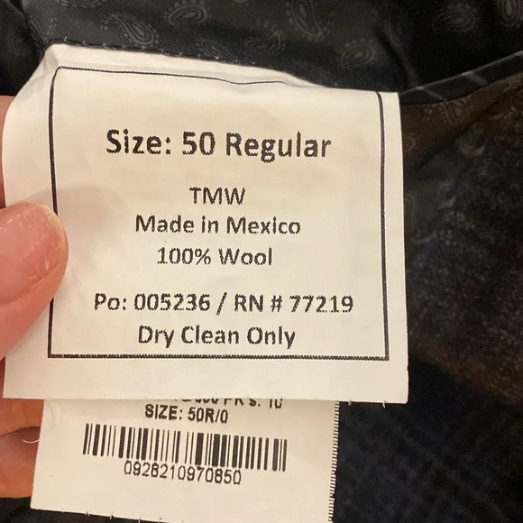 100% wool men’s wharehouse Joseph Abboud sports coat. Beautiful plaid detail.